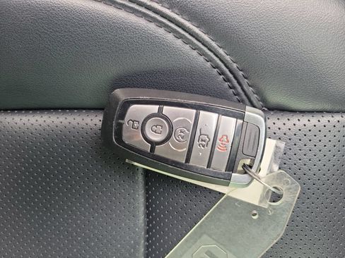 Used 2023 Ford Expedition XLT RWD image 38