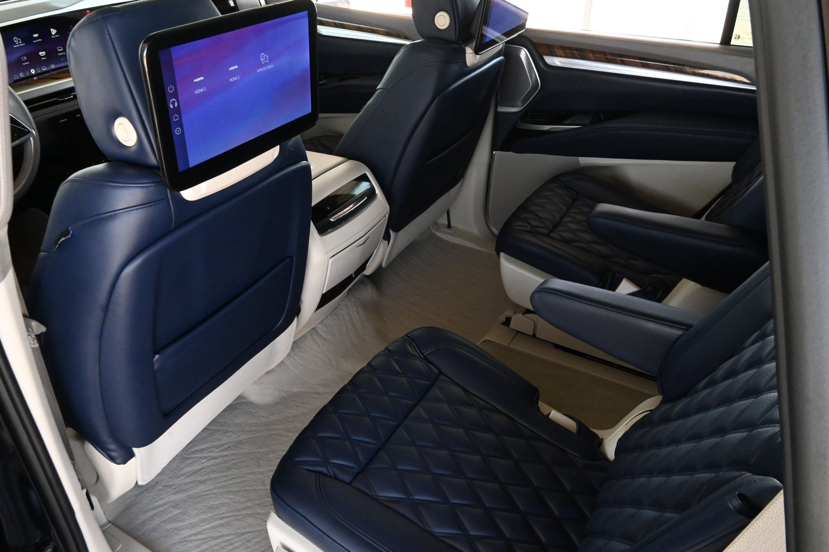 Used 2025 Cadillac Escalade Sport Platinum AWD/4WD image 47