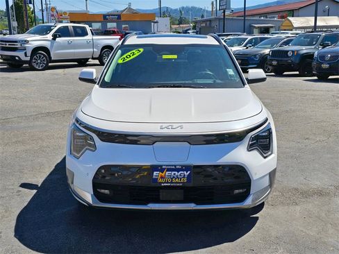 Used 2023 Kia Niro Wave image 2