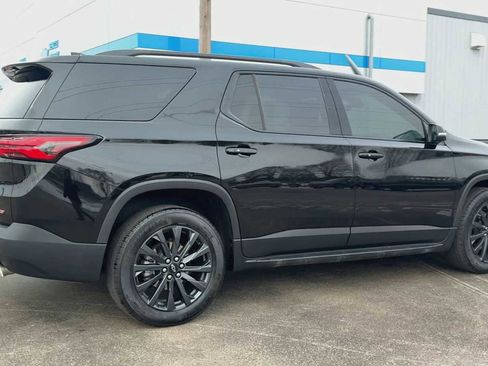 Certified 2023 Chevrolet Traverse RS image 2