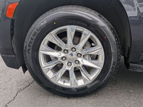 Used 2023 Chevrolet Suburban Premier image 29