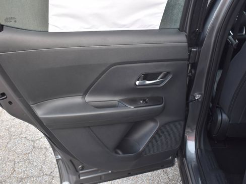 Used 2026 Nissan Kicks SV w/ SV Premium Package FWD image 30