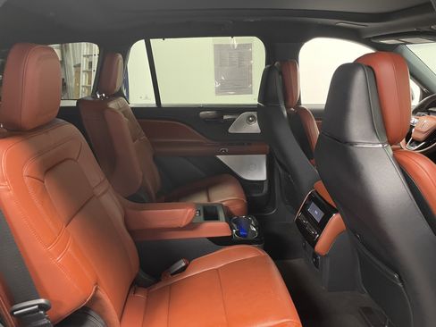 Used 2025 Lincoln Aviator Reserve w/ Equipment Group 201A image 26