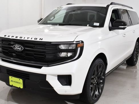 New 2026 Ford Expedition Max Platinum image 2