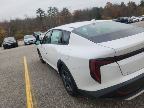 New 2025 Kia K4 LXS image 5