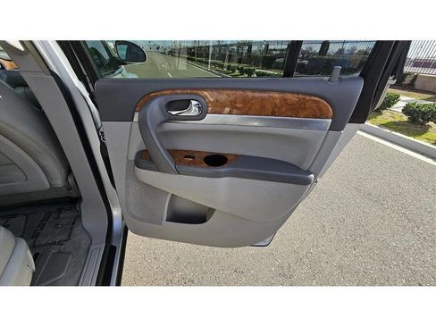 Used 2009 Buick Enclave CXL w/ Entertainment Package #4 image 40
