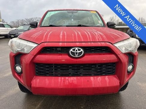 Used 2018 Toyota 4Runner SR5 Premium image 2