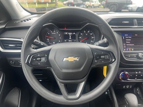 Used 2023 Chevrolet TrailBlazer LS FWD image 18