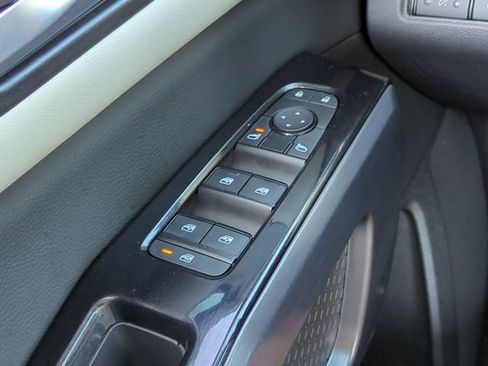 Used 2023 Nissan Pathfinder SL AWD/4WD image 24