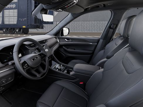 New 2025 Jeep Grand Cherokee Overland w/ Adv Protech Group III image 22