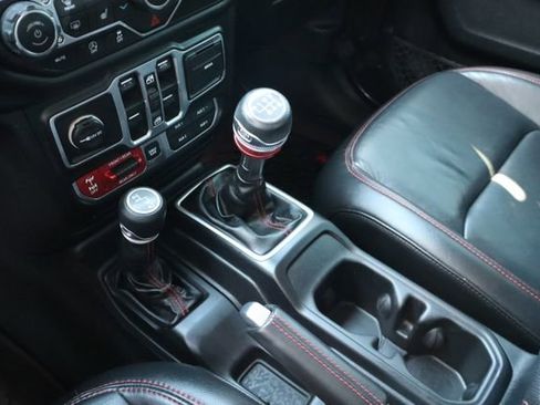 Used 2018 Jeep Wrangler Unlimited Rubicon AWD/4WD image 26