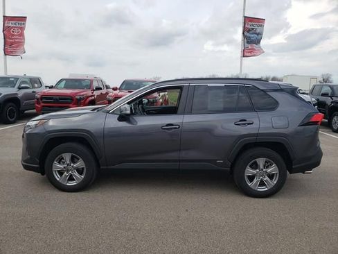 Used 2025 Toyota RAV4 XLE image 9