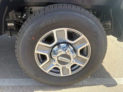 Used 2026 Ford F350 Lariat RWD image 12