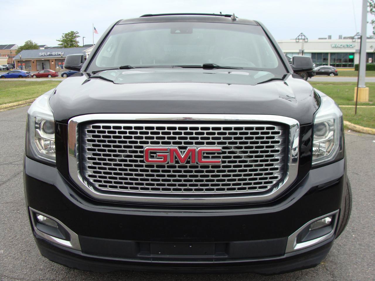 Used 2015 GMC Yukon XL Denali w/ Touring Package AWD/4WD image 2
