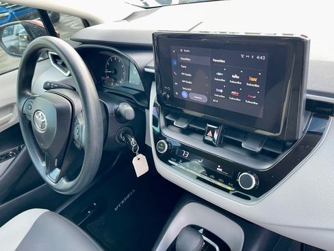 Used 2024 Toyota Corolla LE image 28