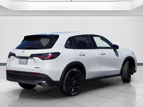 Used 2023 Honda HR-V Sport image 5
