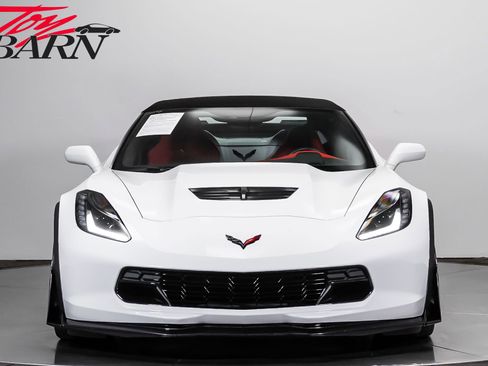 Used 2015 Chevrolet Corvette Z06 w/ 3LZ Preferred Equipment Group RWD image 16