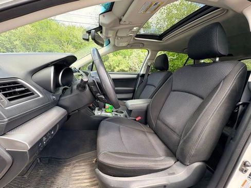 Used 2019 Subaru Outback 2.5i Premium w/ Popular Package #2 AWD/4WD image 9