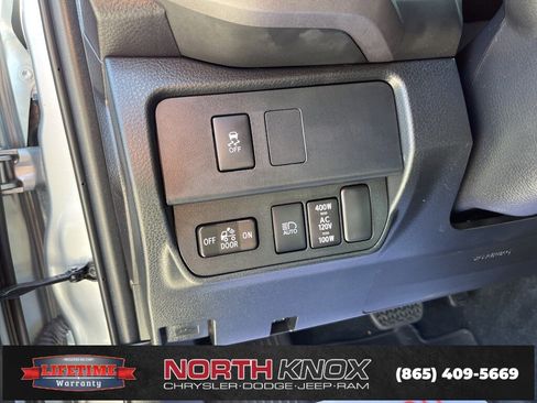 Used 2023 Toyota Tacoma TRD Sport w/ Technology Package image 7