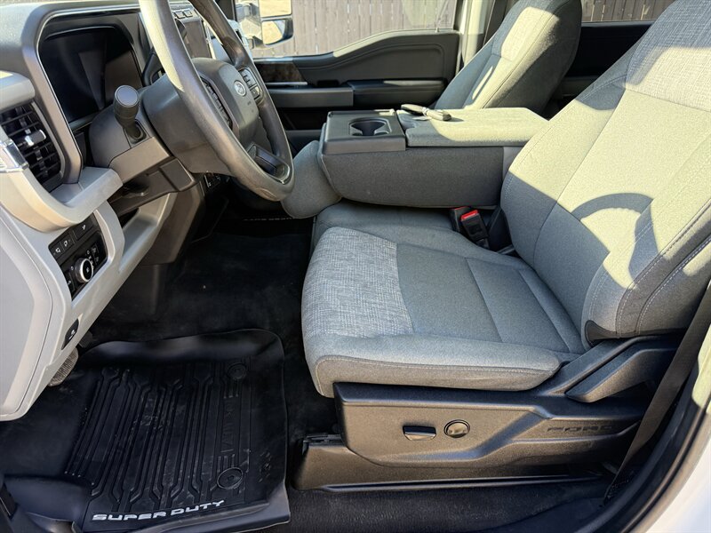 Used 2024 Ford F250 XLT w/ Black Appearance Package AWD/4WD image 10
