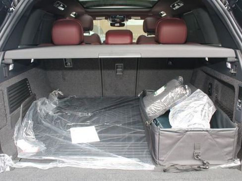 New 2026 Land Rover Range Rover SE image 12