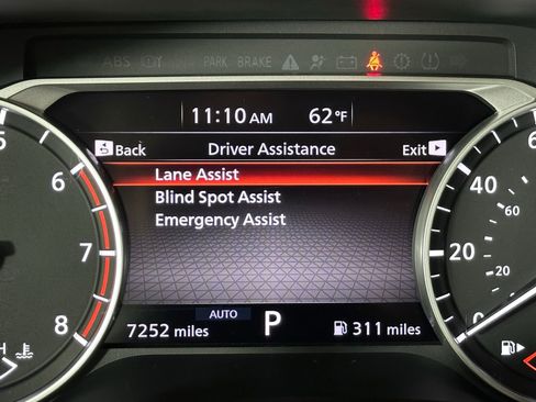 Used 2025 Nissan Rogue S image 12