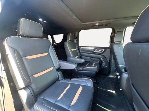 Used 2024 GMC Yukon XL AT4 w/ Technology Package AWD/4WD image 12