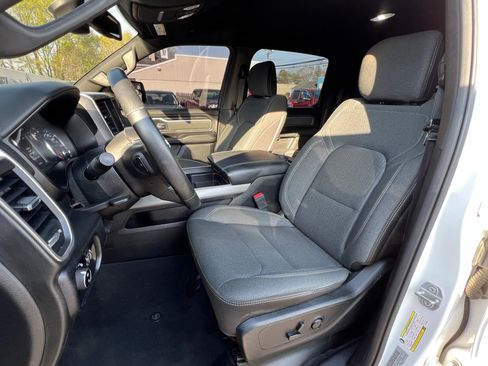 Used 2019 RAM 1500 Big Horn AWD/4WD image 11