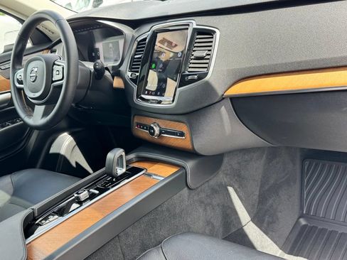 Used 2024 Volvo XC90 T8 Plus w/ Protection Package Premier AWD/4WD image 16