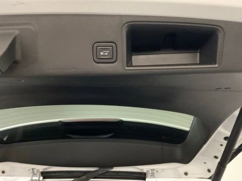 Certified 2023 GMC Terrain SLT w/ Elevation Edition AWD/4WD image 33