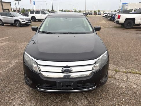 Used 2010 Ford Fusion SE FWD image 2