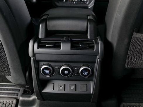 Used 2025 Land Rover Defender 110 S image 21