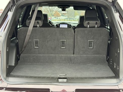 Used 2022 Chevrolet Traverse High Country image 31