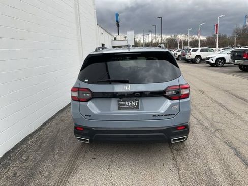 Used 2025 Honda Pilot Black Edition image 7