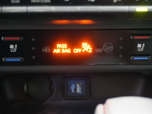 Used 2023 Toyota RAV4 Limited FWD image 24