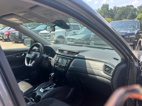 Used 2020 Nissan Rogue SV AWD/4WD image 9