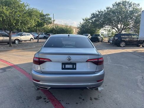 Used 2019 Volkswagen Jetta R-Line w/ R-Line Cold Weather Package FWD image 6