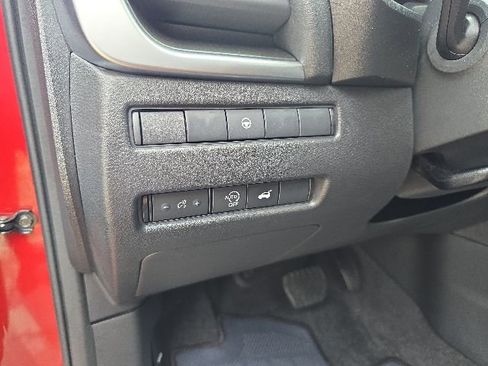 Used 2026 Nissan Rogue SV w/ SV Premium Package AWD/4WD image 16