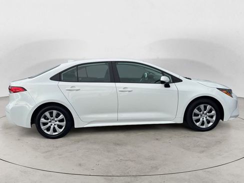 Used 2024 Toyota Corolla LE image 6