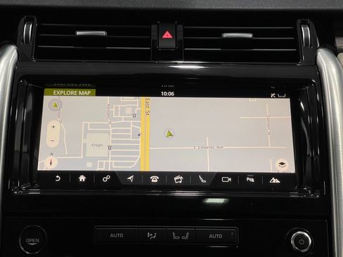 Used 2018 Land Rover Discovery HSE image 10