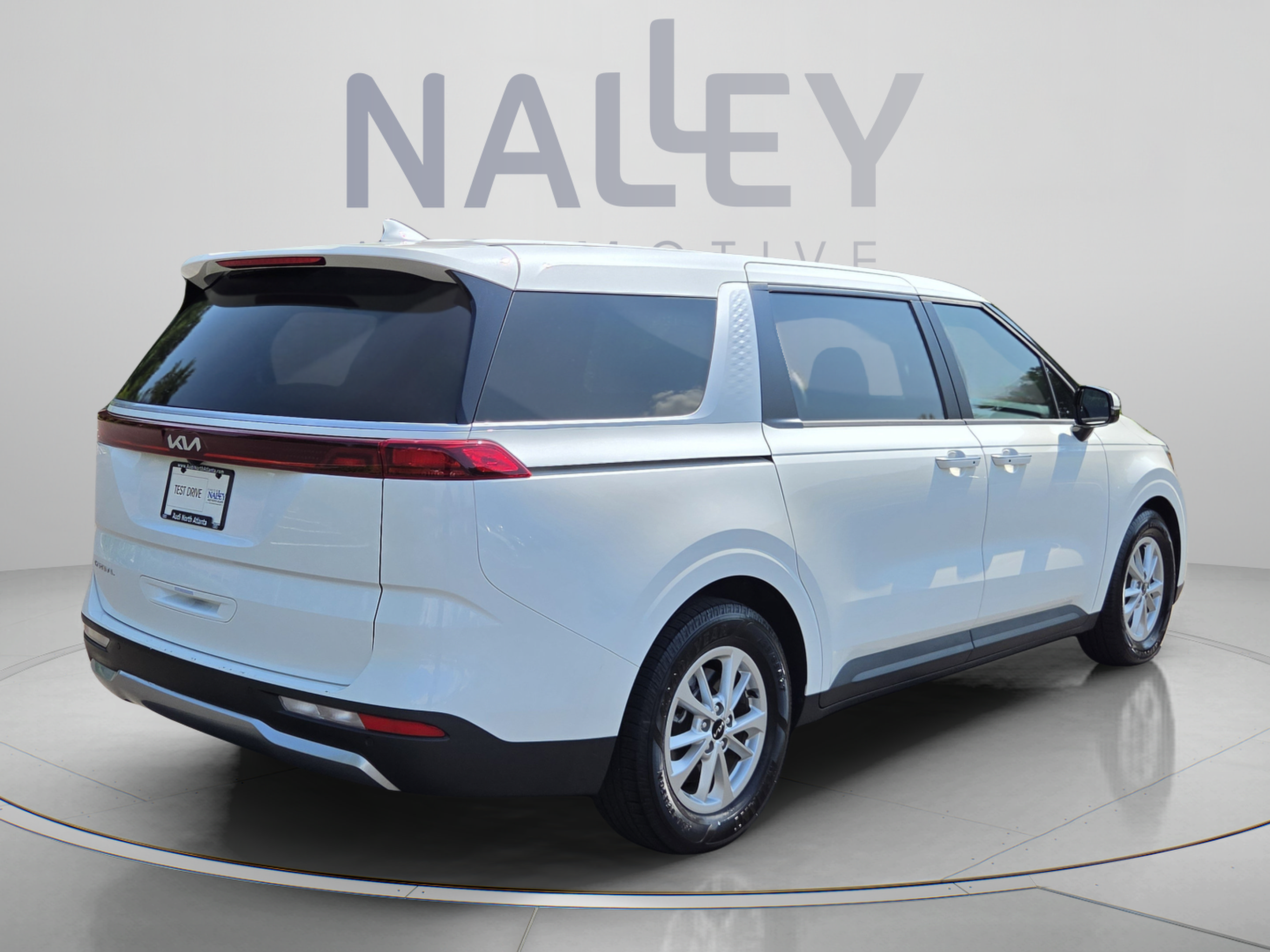 Used 2024 Kia Carnival LX FWD image 5