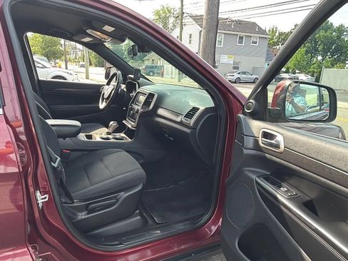 Used 2016 Jeep Grand Cherokee Laredo w/ Quick Order Package 23E AWD/4WD image 24