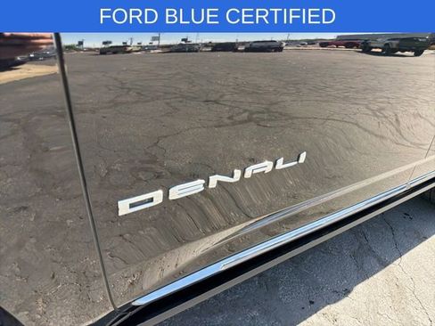 Used 2023 GMC Yukon Denali Ultimate AWD/4WD image 19