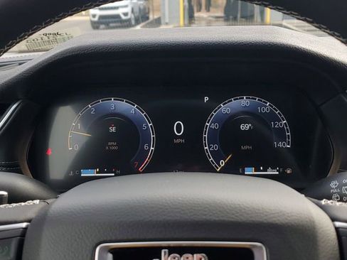 New 2025 Jeep Grand Cherokee Altitude image 26