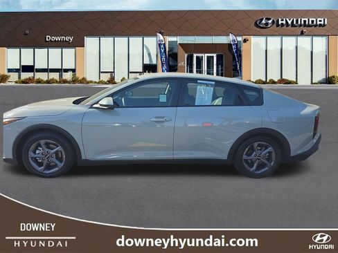 Used 2025 Kia K4 FWD image 2