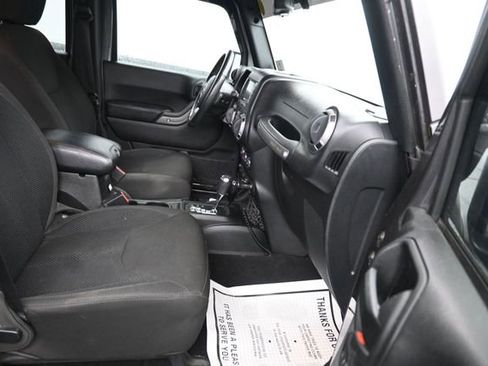 Used 2017 Jeep Wrangler Unlimited Sport AWD/4WD image 8