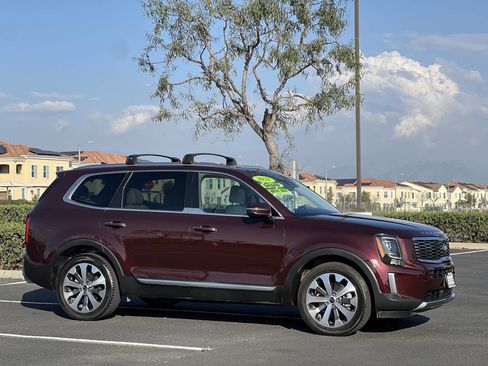 Used 2021 Kia Telluride S image 2