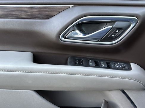 Used 2021 Chevrolet Suburban LT w/ Rear Media and Nav Package image 12