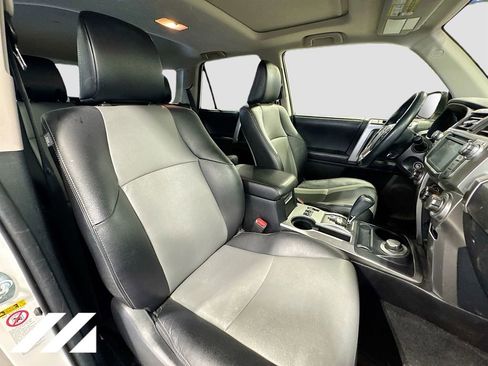 Used 2016 Toyota 4Runner SR5 Premium image 29