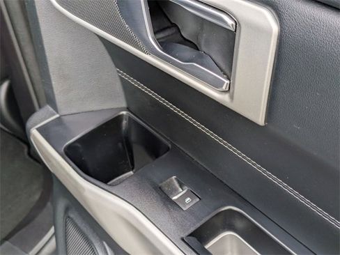 Used 2022 Ford Explorer XLT w/ Equipment Group 202A image 34